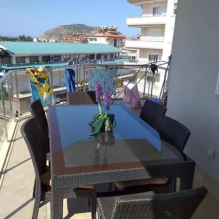 Dana Apartment *